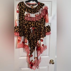 Ruffles and mudpies Ladies top